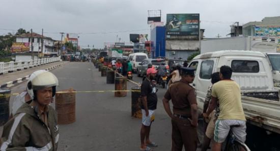 Early Signs of Cracks on Ja-Ela Bridge